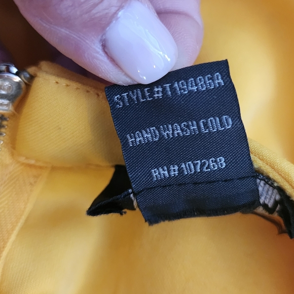 GRACIA YELLOW FLORAL BLOUSE SHORTS SLEEVES BACK ZIPPER WOMENS SIZE SMALL - Picture 3 of 10